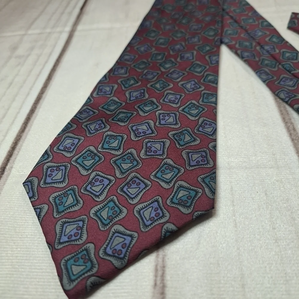 3 FOR 12 SALE Geoffrey Beene Silk Tie